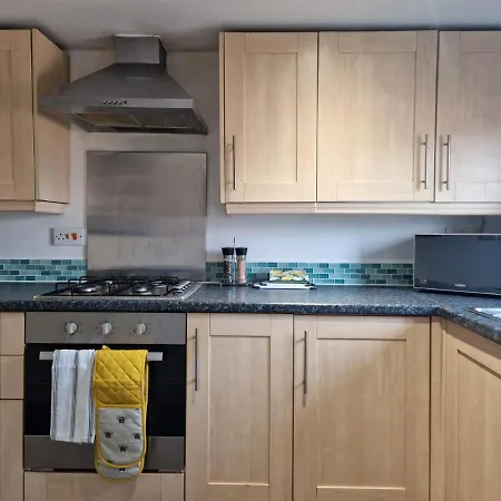 Duplex! Penthouse! Private Rooftop! Location! *