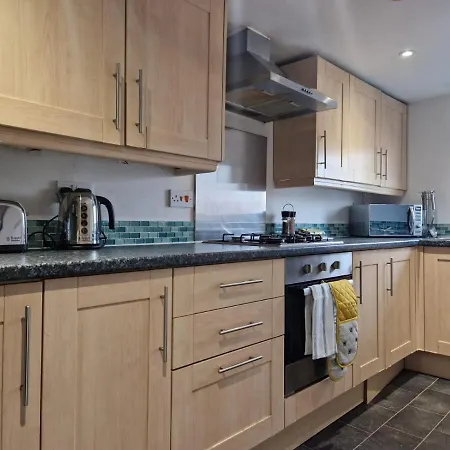Duplex! Penthouse! Private Rooftop! Location! Apartment Bristol