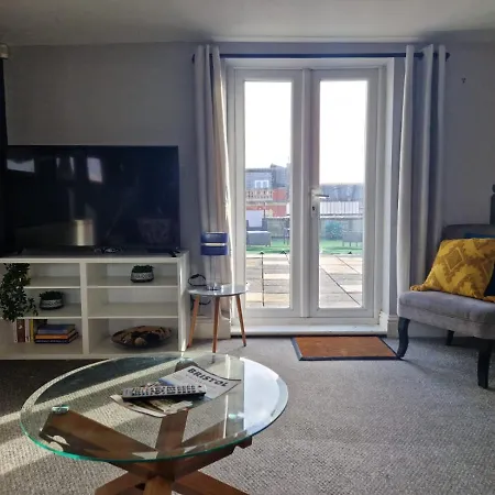 Lägenhet Duplex! Penthouse! Private Rooftop! Location! Bristol