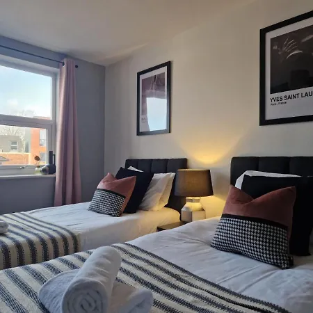Appartement Duplex! Penthouse! Private Rooftop! Location! Bristol