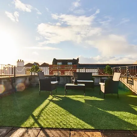 Daire Duplex! Penthouse! Private Rooftop! Location! *